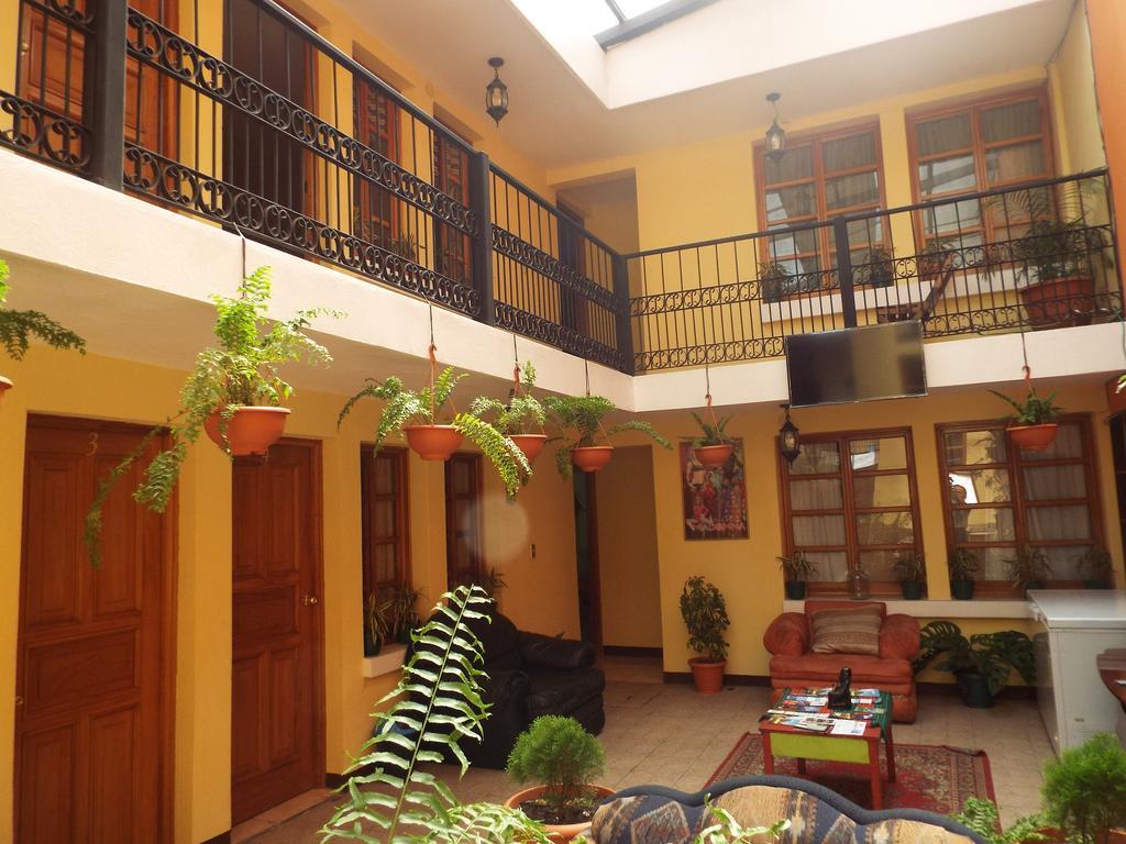 Hotel Kasa Kamelot Quetzaltenango Exterior photo