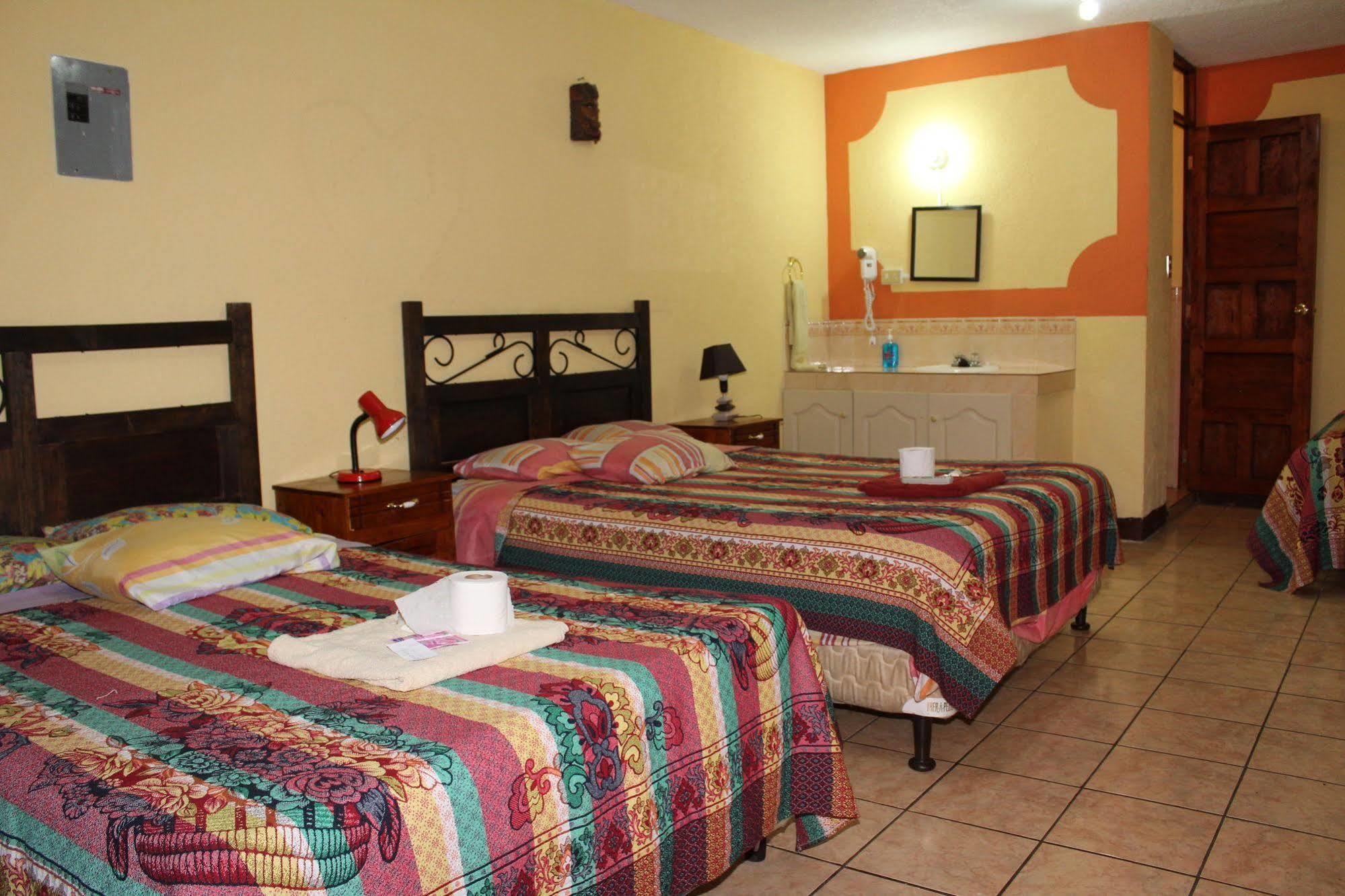 Hotel Kasa Kamelot Quetzaltenango Exterior photo